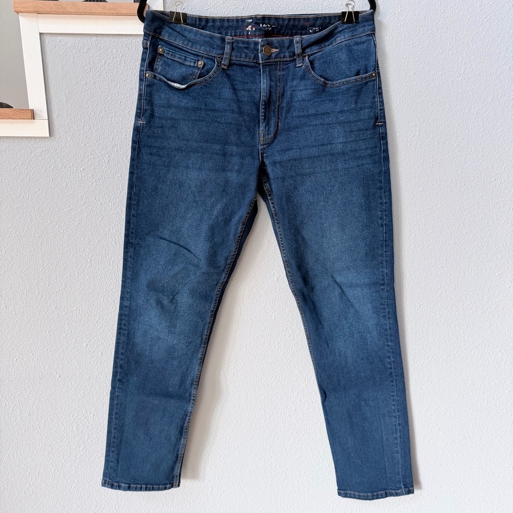 Izod Men’s Classic Blue Straight Leg Denim Jeans